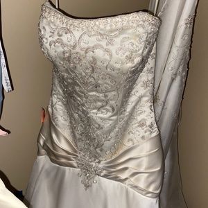 Wedding dress